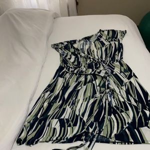 Slightly worn banana republic outlet blue white green wrap jersey material dress